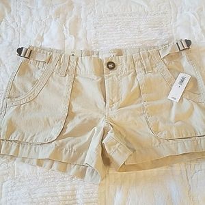 Old Navy khaki low rise shorts